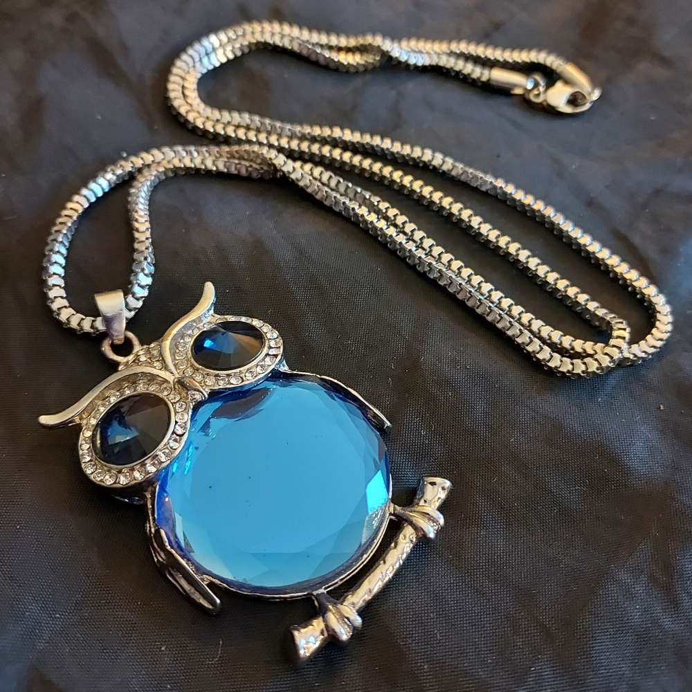 FREE with 2+ items Blue crystal rhinestone owl statement necklace boho